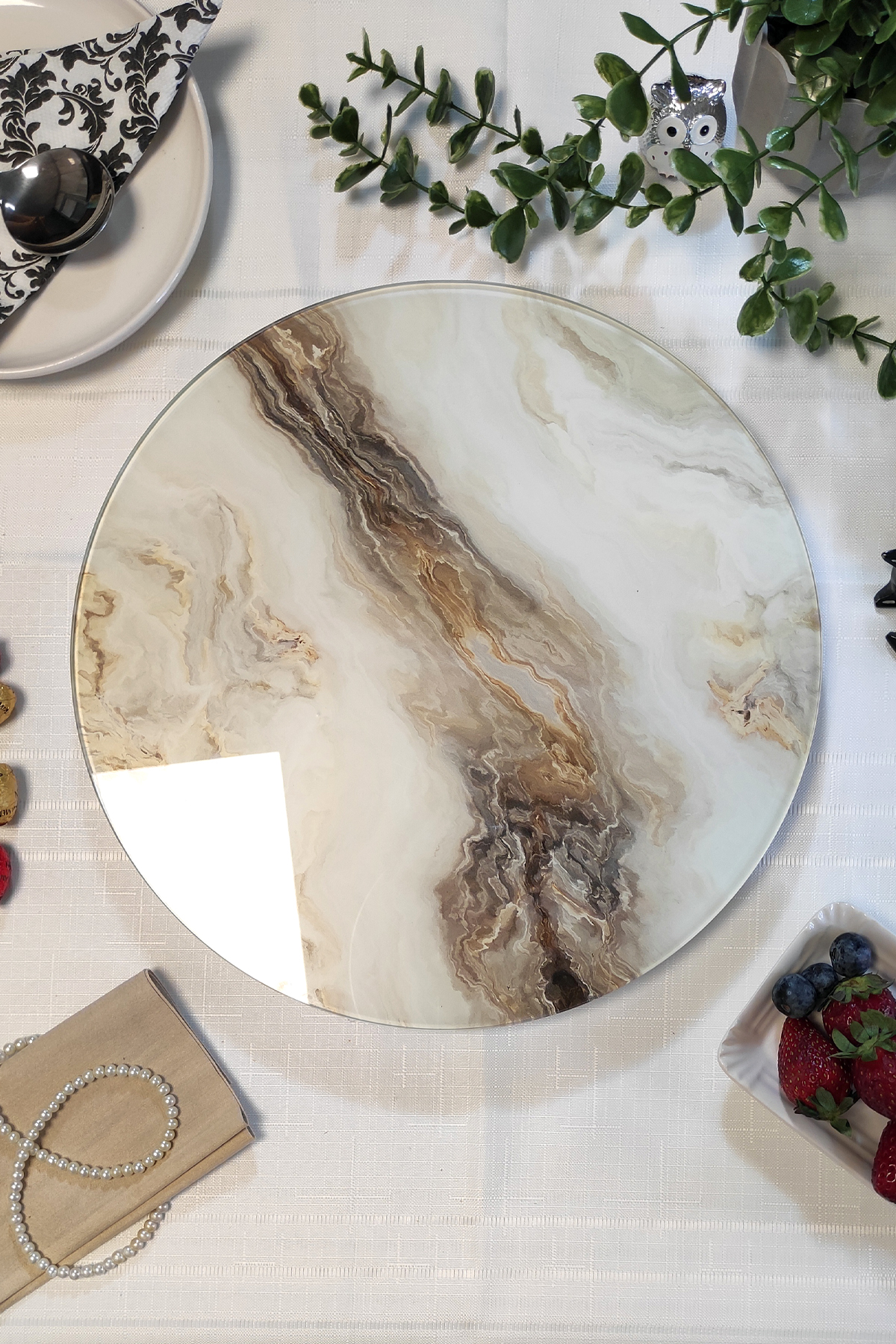 Beyaz Bej Mermer Desenli Dönen Sunum Tabağı